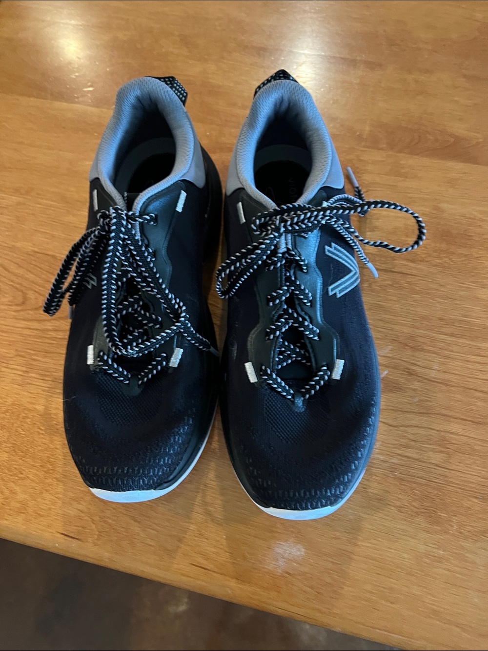 Vionic Black & Gray Athletic Shoes Like New